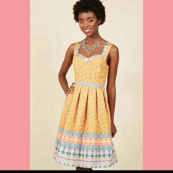 Modcloth Medium flare dress - Picture 3 of 9